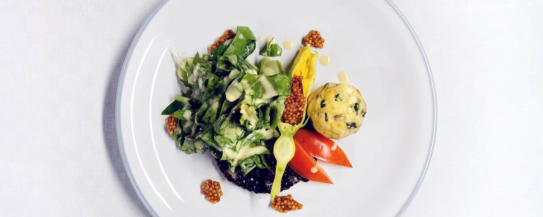 Muffins mit Ziegenfrischkäse, Erbsen und Kräutern | graubündenVIVA