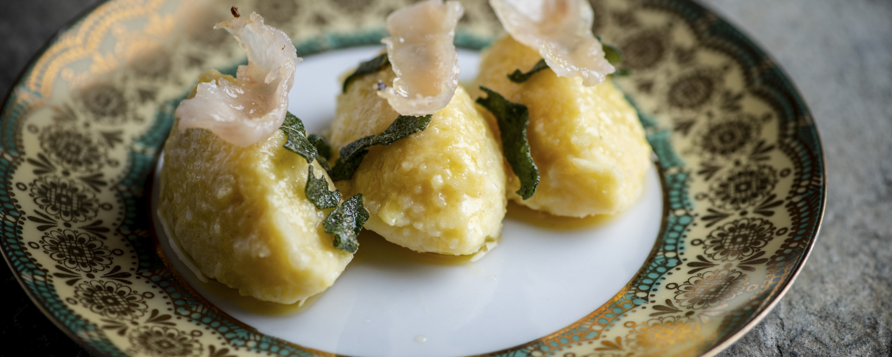 Griess-Kartoffelgnocchi mit Lardo | graubündenVIVA